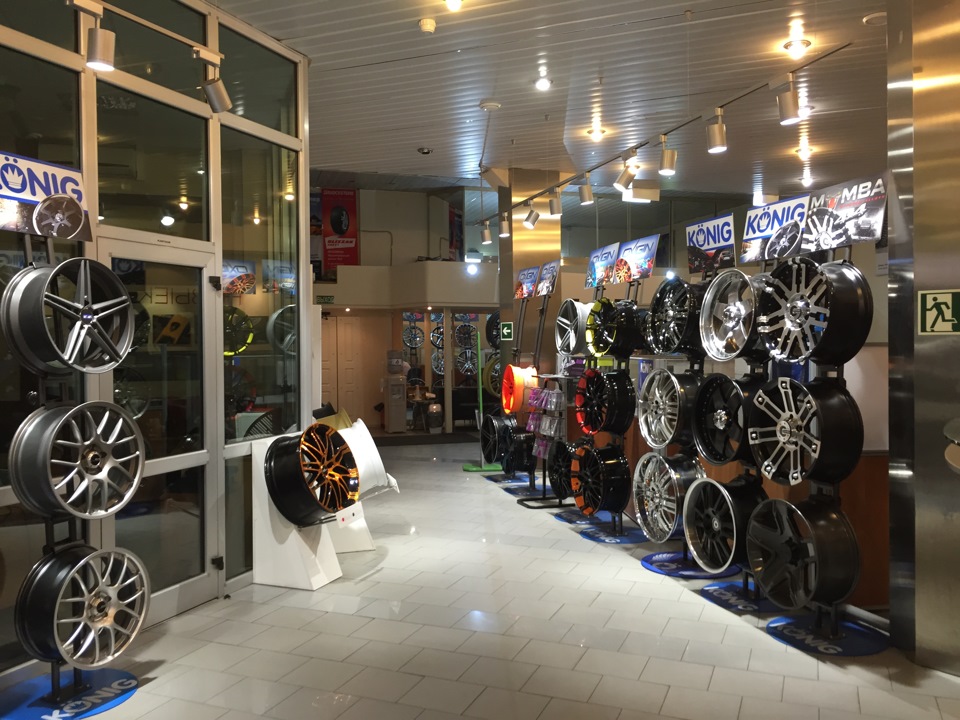 Красивый дизайн магазина, сразу видно не первый день работают. — Volkswagen Jetta VI