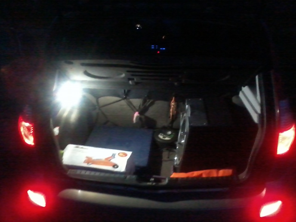 Рестайлинг плафона освещения багажника — Lada Калина хэтчбек, 1,6 л ...