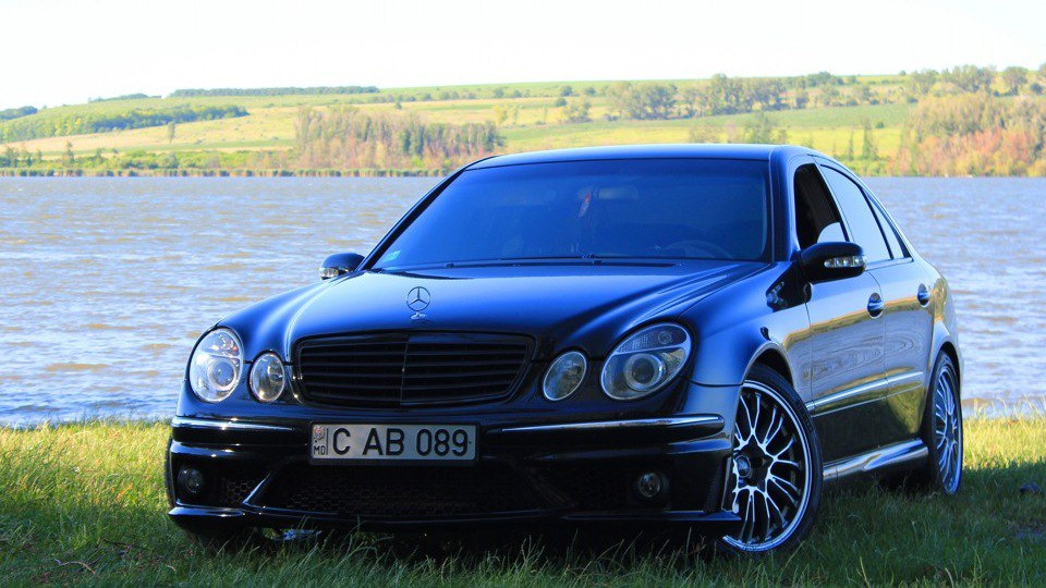 Автоковрики "Маллорка", 2 лейбы и 4 оригинальных крепежа для Mercedes ...