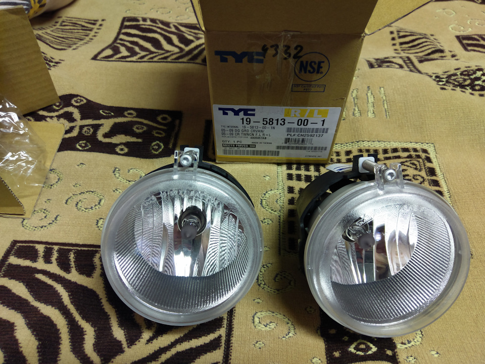 Додж калибер птф. Противотуманки додж. Led птф додж караван 4. Птф джорни противотуманки додж. Птф крайслер 300с.