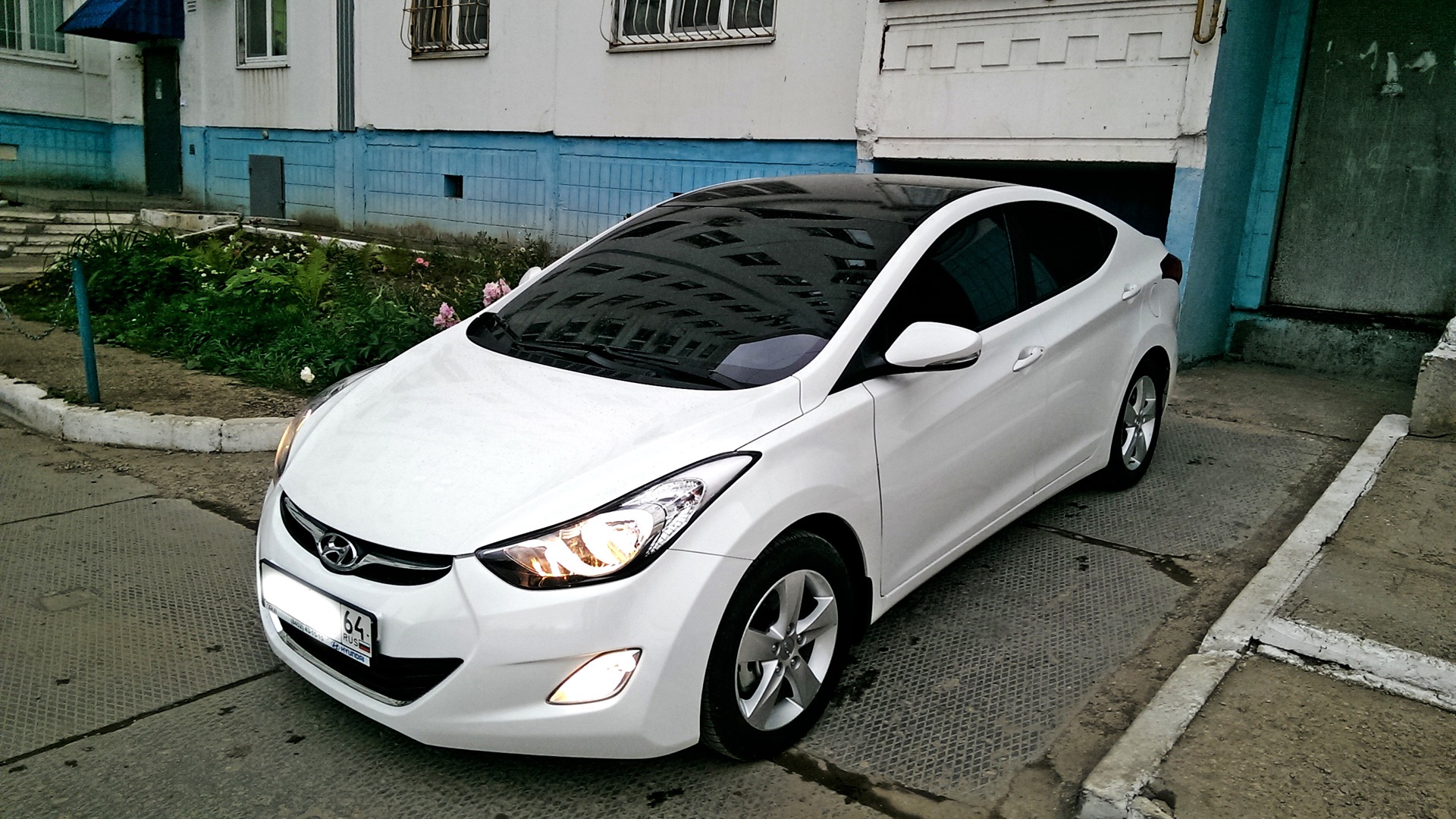 Hyundai elantra drive2