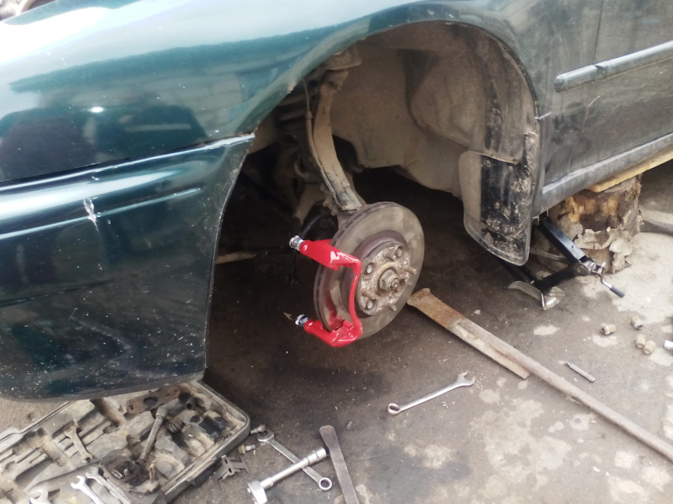 Освежил передние тормозные супорта. — Rover 600, 2,3 л, 1997 года ...