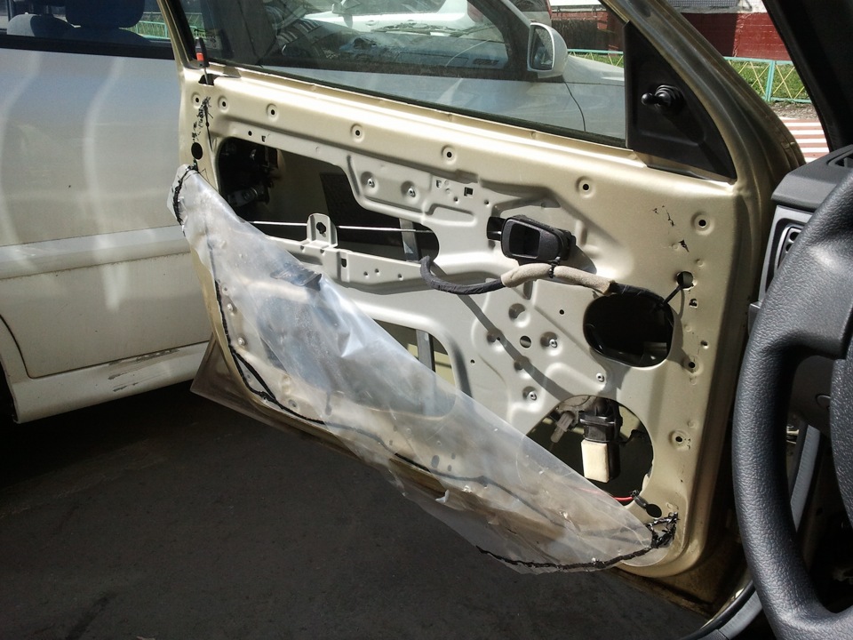 Интеллектуальный доводчик стекол. — Daewoo Nexia (N150), 1,5 л, 2010 ...