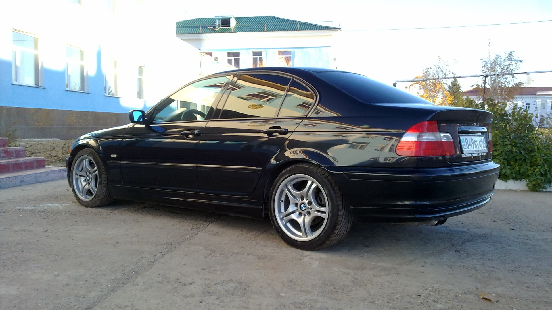 BMW 3 series (E46) 2.2 бензиновый 2001 | чёрная тройка на DRIVE2