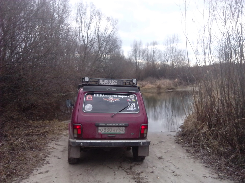 Нива на ходу. Off Road Niva багажник. Багажник Лада Нива офф роад. Лада Нива оффроад багажник. Дополнительный задний свет на ниву 2121.