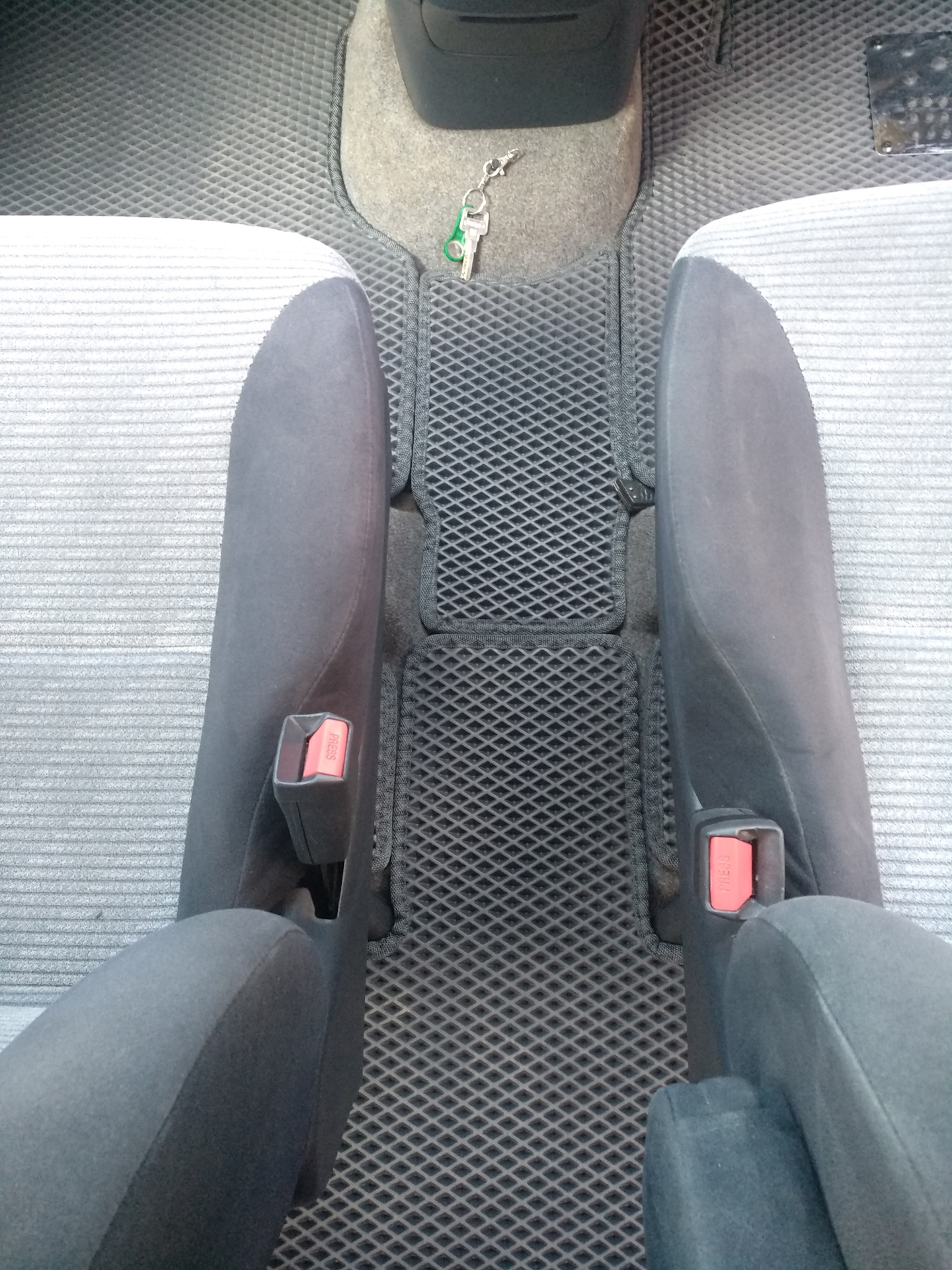 Купить Сиденья Хонда Стрим