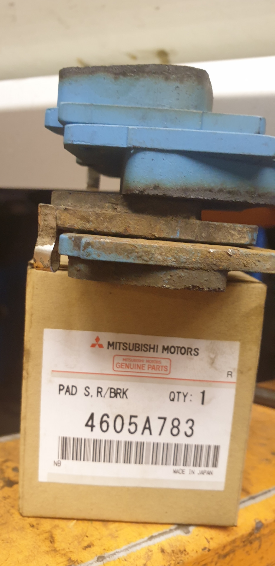 Фото в бортжурнале Mitsubishi Pajero Sport (2G). Запчасти на фото: 4605A783