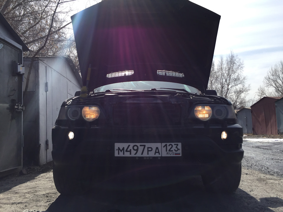 Слева 70w справа 55w — BMW X5 (E53)
