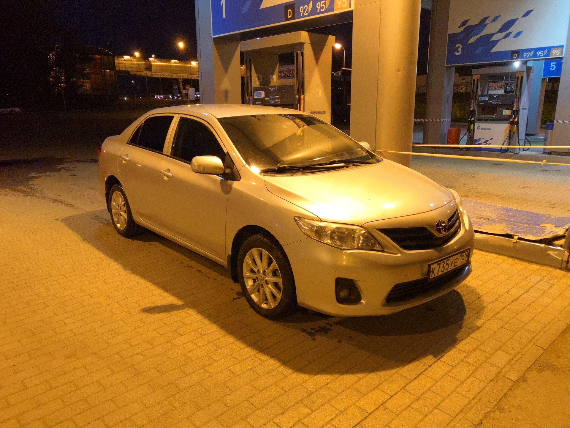 Тойота Королла 130. Toyota Corolla 130 USA. Corolla 2011 Golden. Toyota Corolla 130 Бишкек.