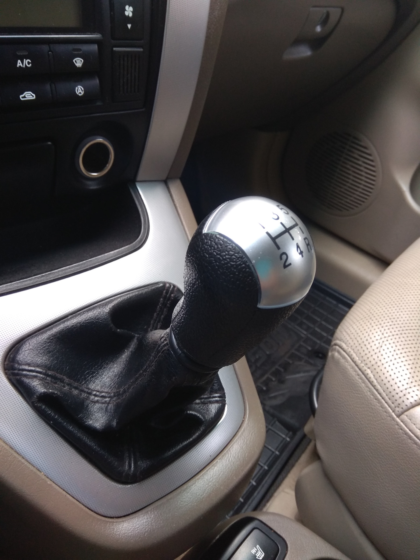 Ручка АКПП черный глянец - Hyundai Tucson (JM), 2 л, 2007 года аксессуары DRIVE2