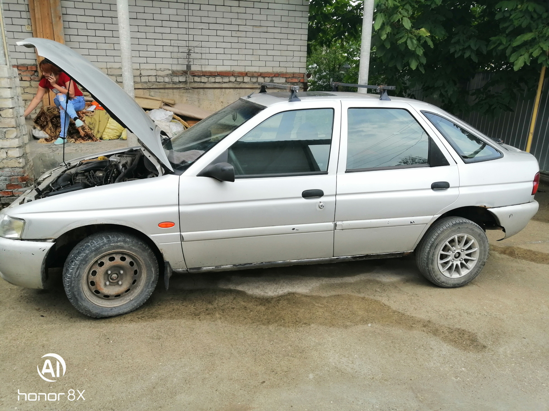 Преобретение — Ford Escort Mk6 1 6 л 1996 года покупка машины Drive2