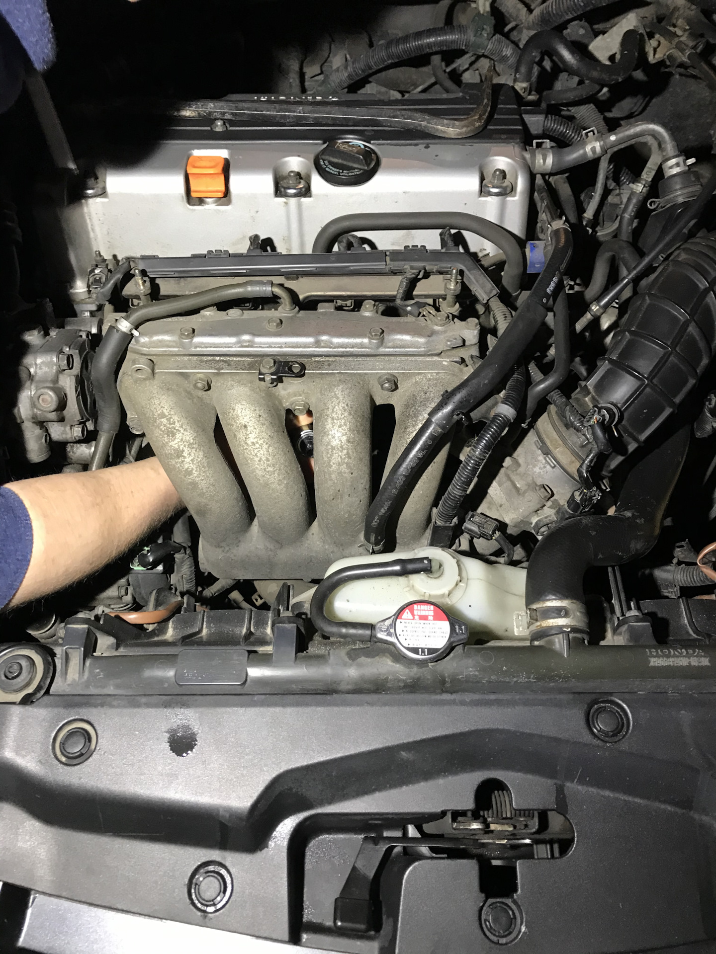 Замена датчика детонации Honda Accord 7 — Honda Accord (7G), 2 л, 2003 ...