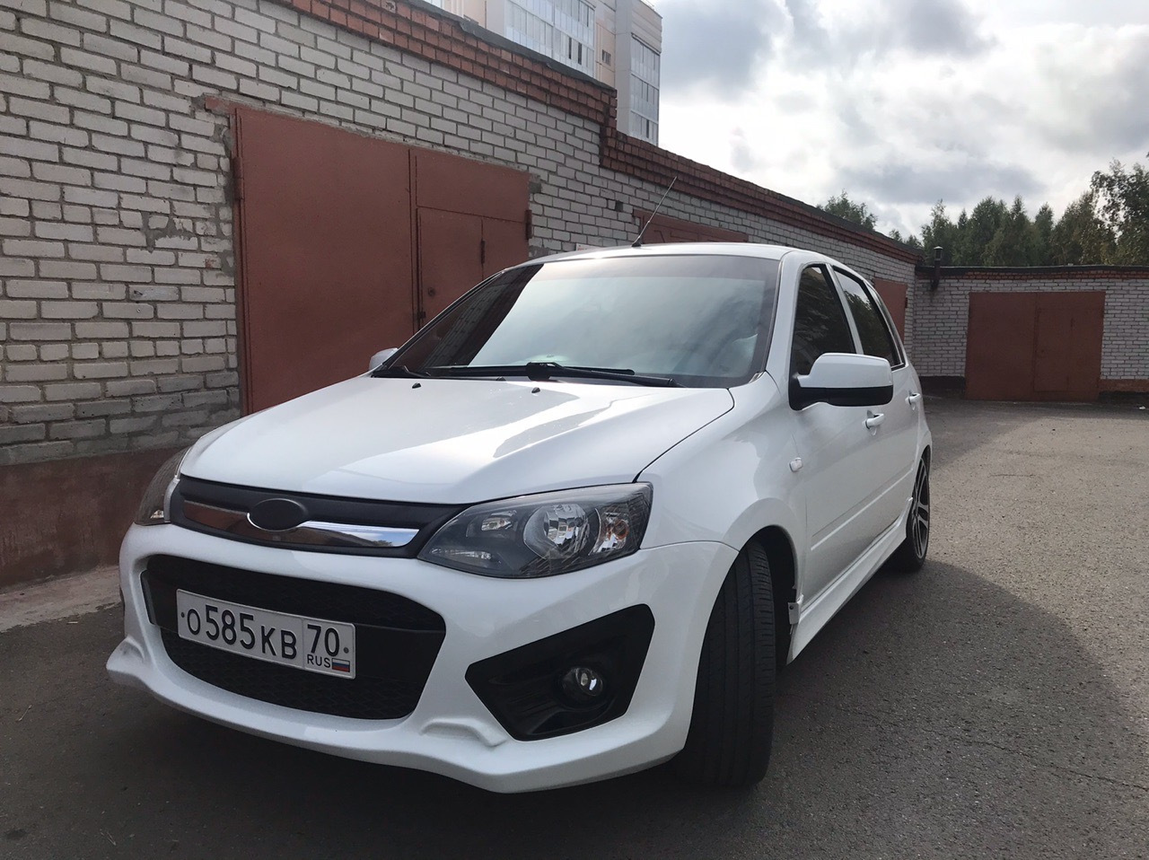 №20. Обновление эмблемы передней(Ладья) — Lada Калина Спорт (2G), 1,6 л ...