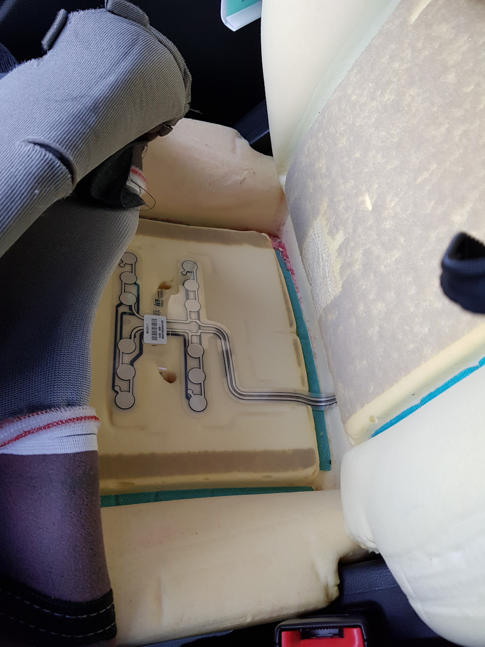 Отключается подогрев cruze.Ремонт штатного подогрева сидений ...