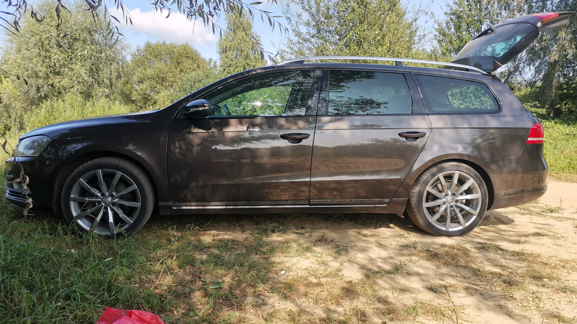 Продажа Volkswagen Passat Variant (B7) 2013 (дизель, МКПП) — с историей  обслуживания — DRIVE2.RU