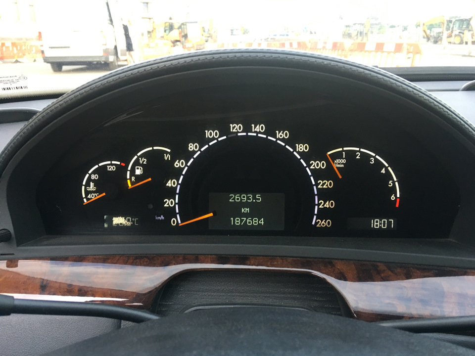 Фото в бортжурнале Mercedes-Benz S-Class (W220)