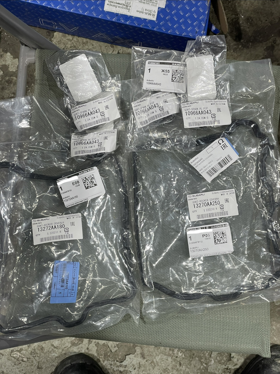 13272AA180 Комплект прокладок, крышка головки цилиндра SUBARU