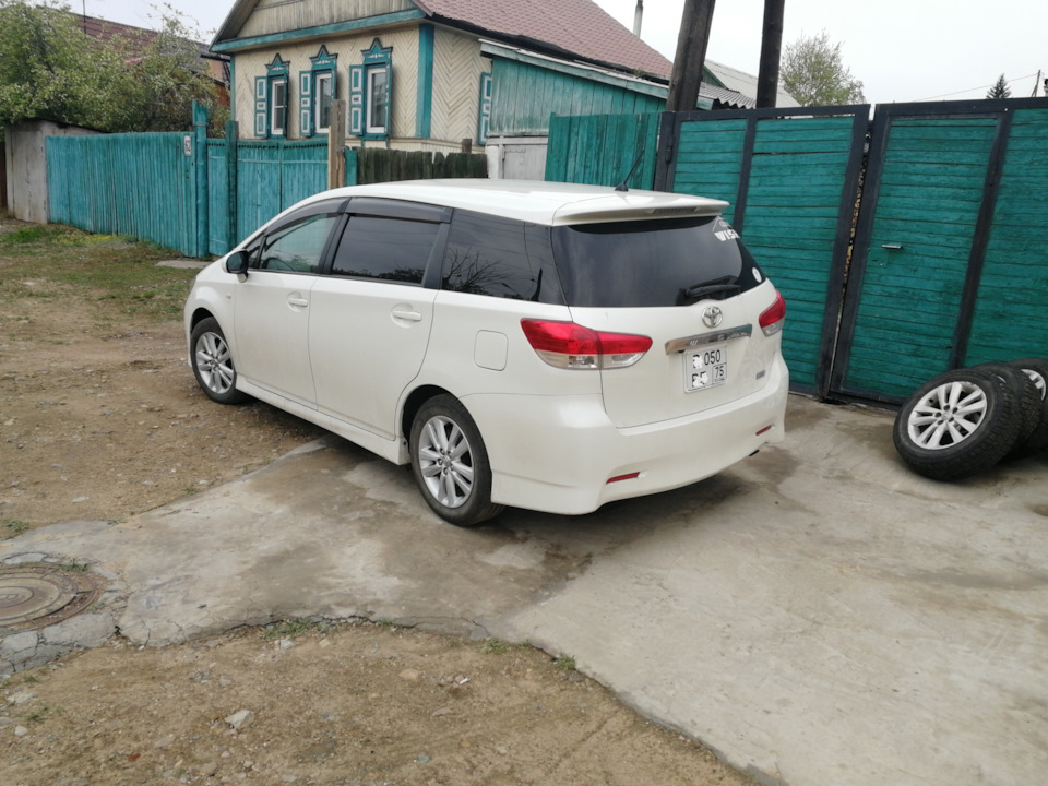 Toyota Wish 2009 2012