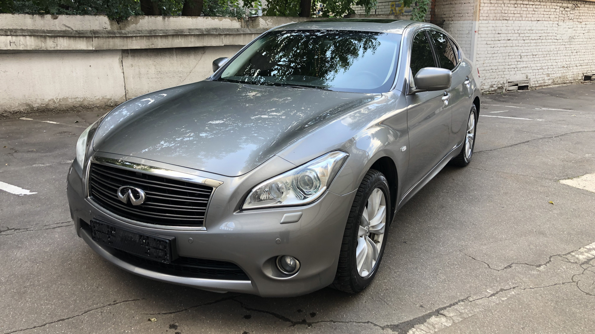 Infiniti m37 2010