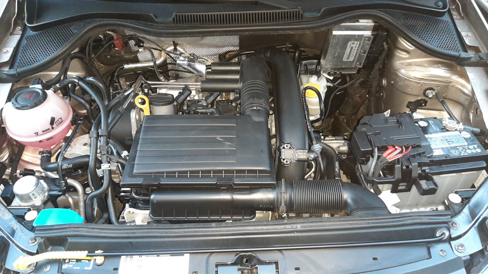 Volkswagen Polo Sedan — Volkswagen Polo Sedan