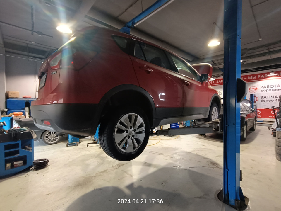 Замена передних стоек стабилизатора — Suzuki SX4 (2G), 1,6 л, 2014 года ...