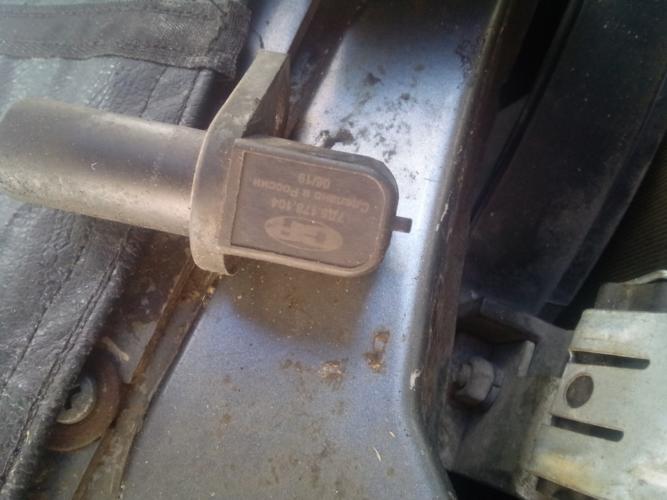 Потом был куплен вот этот,  — Lada 2120 Надежда