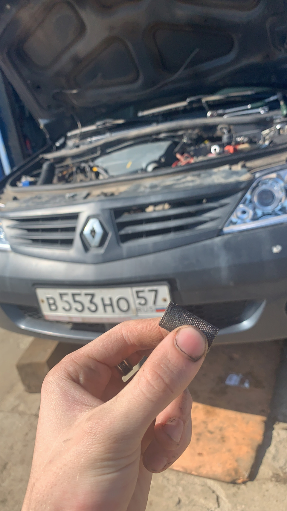 Срочно всем ! У кого Логан! — Renault Logan (1G), 1,6 л, 2007 года ...