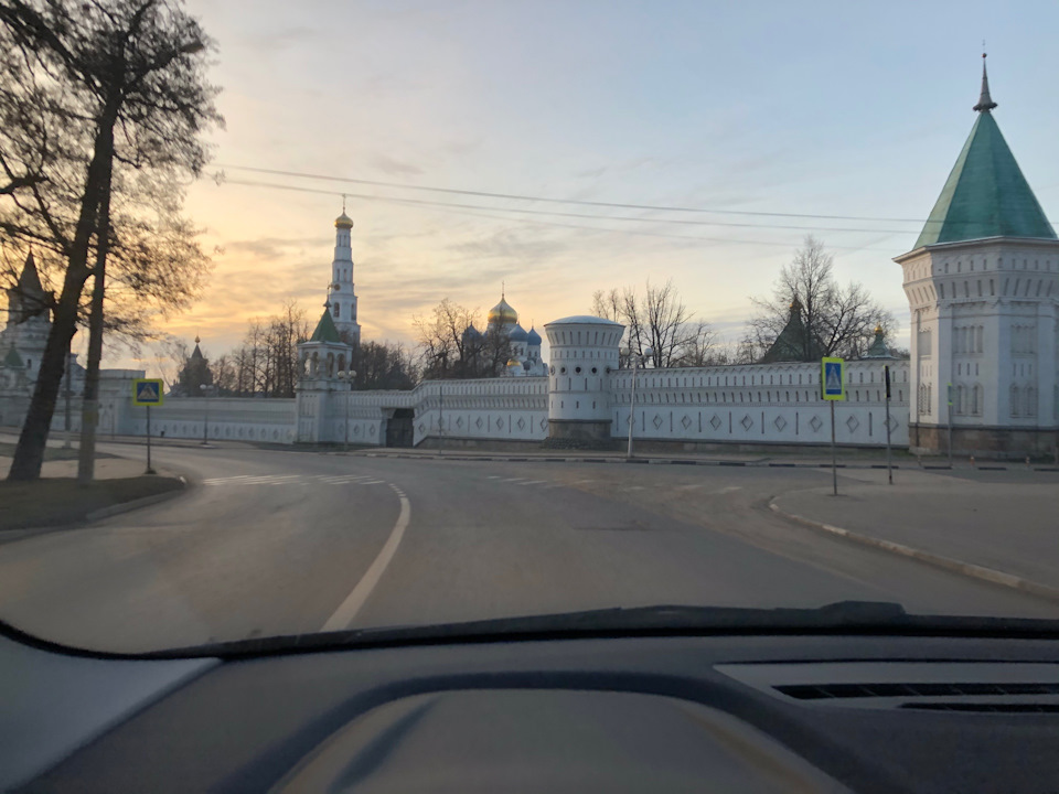 На подъезде к месту забора груза, отличный пейзаж! — BMW 2 series Active Tourer (F45). Запчасти на фото: 1161019