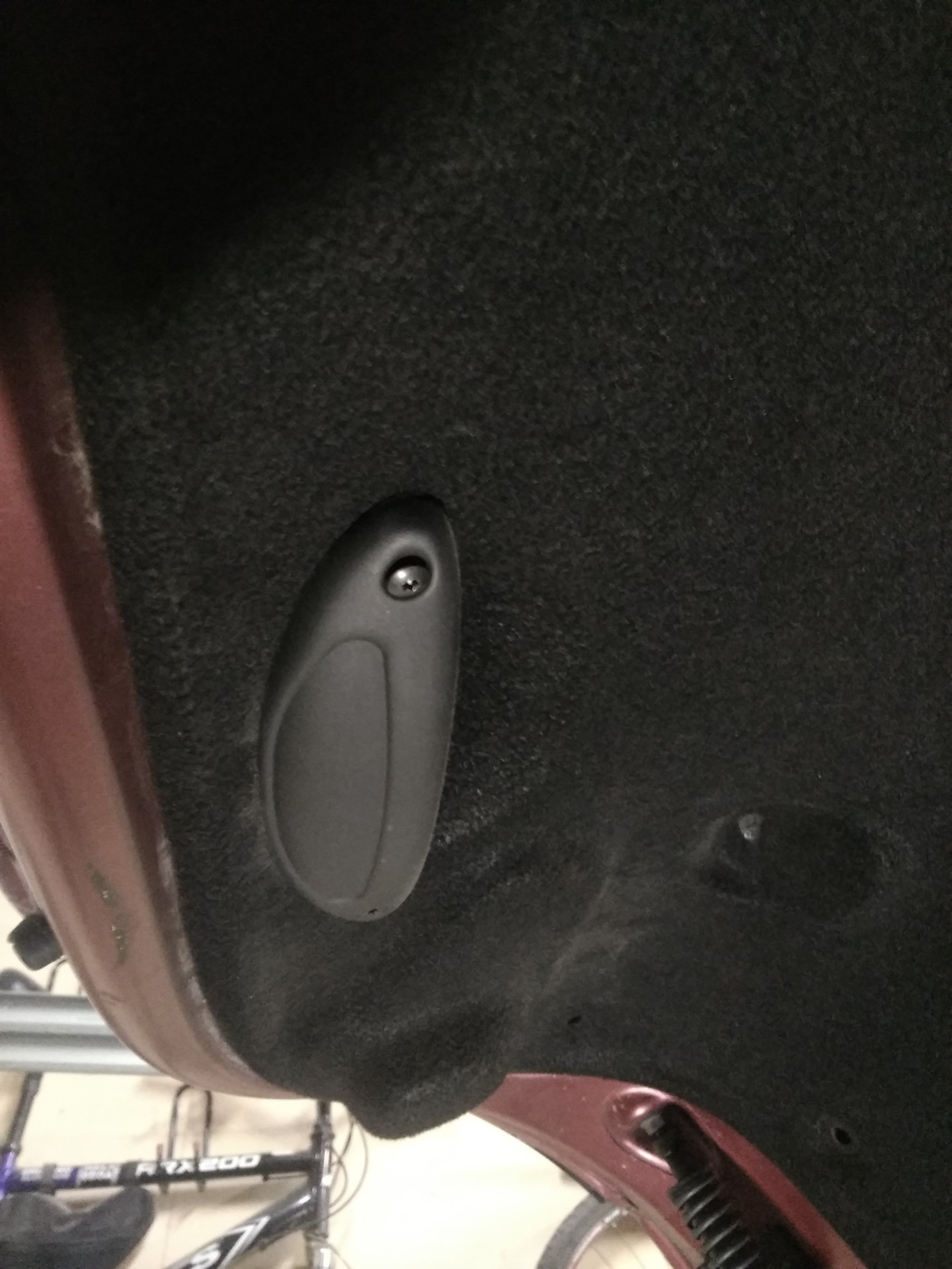 Кнопка открытваня багажника в салоне — Peugeot 307 CC, 2 л., 2006 года ...