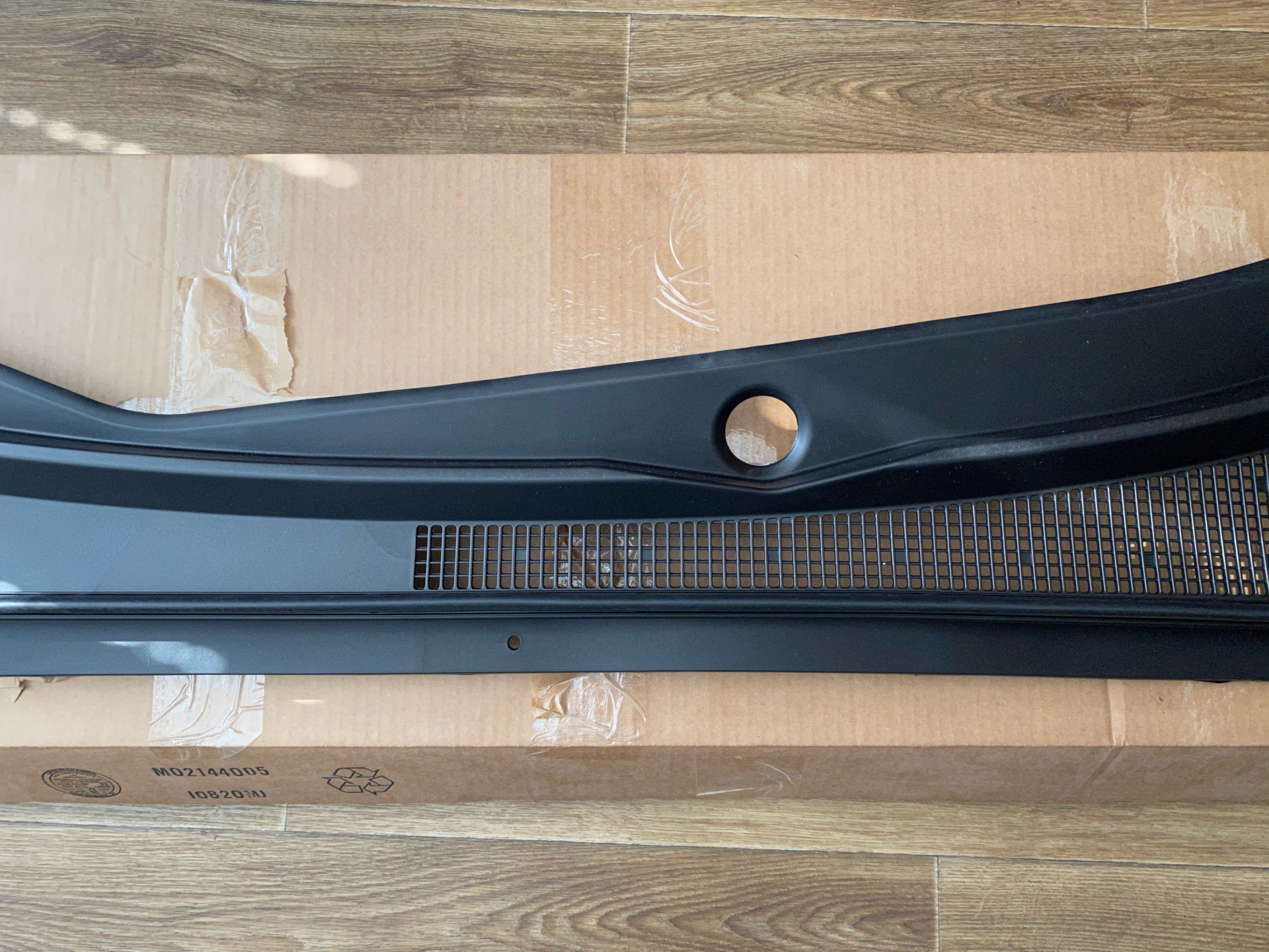 жабо логан 2. накладка заднего стекла /2190/ (жабо). жабо заднего стекла для лада гранта. накладка на жабо ваз 2110. жабо задние.