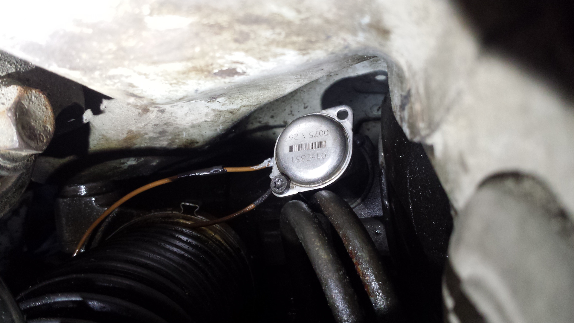 Сервотроника е53. Клапан сервотроника BMW e53. Сервотроник Audi a8 d3. Распиновка клапана сервотроника. Замена сервотроника е53.