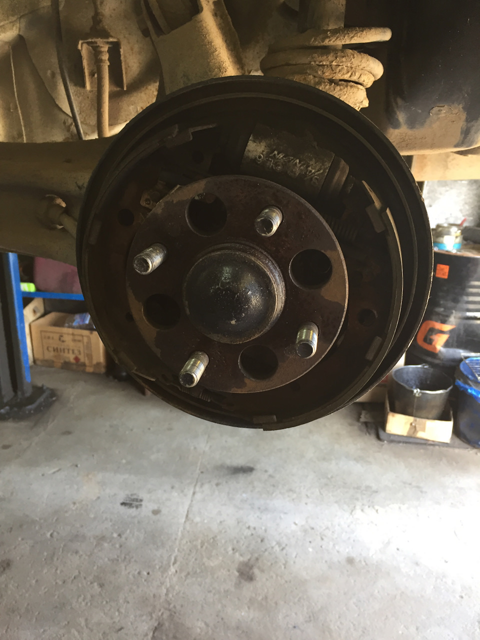 Замена "башмаков" в барабанных тормозах — Honda Civic Ferio (6G), 1,5 л ...