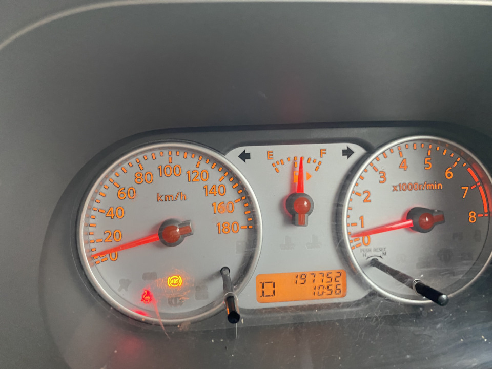 Масло пожиже на холода — Nissan Cube II, 1,4 л., 2003 года | плановое ...