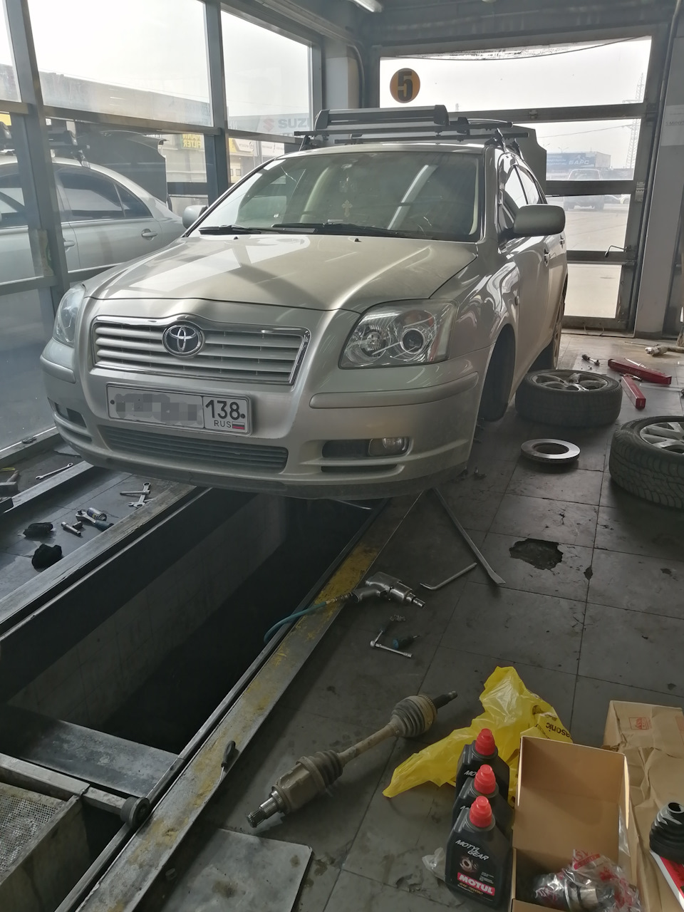 Замена внутренних гранат — Toyota Avensis II, 2 л, 2005 года | запчасти ...