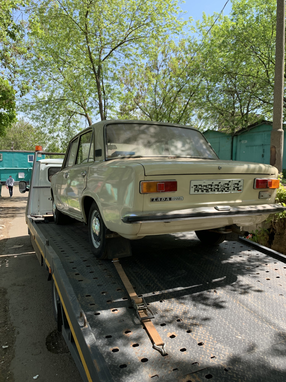 Покупка, выход на белый свет и новое место жительства — Lada 21013, 1,2 л,  1983 года | покупка машины | DRIVE2