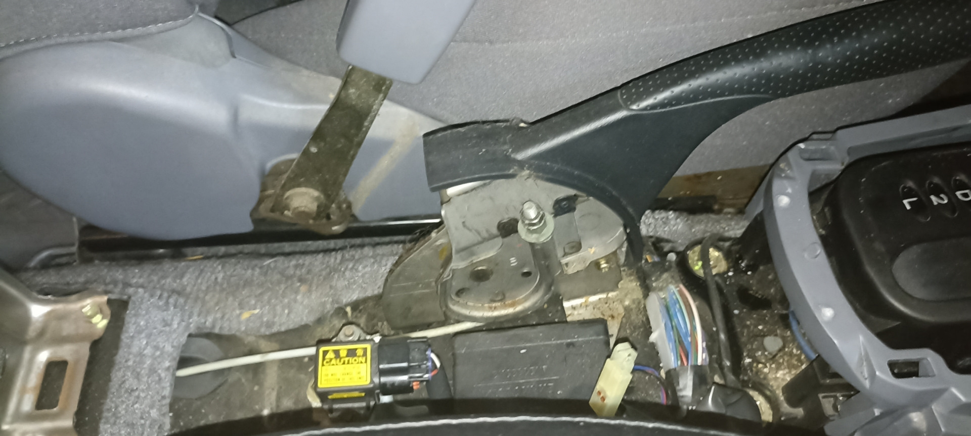 Задние колодки ручника. — Toyota RAV4 (II), 2 л, 2003 года | плановое ...