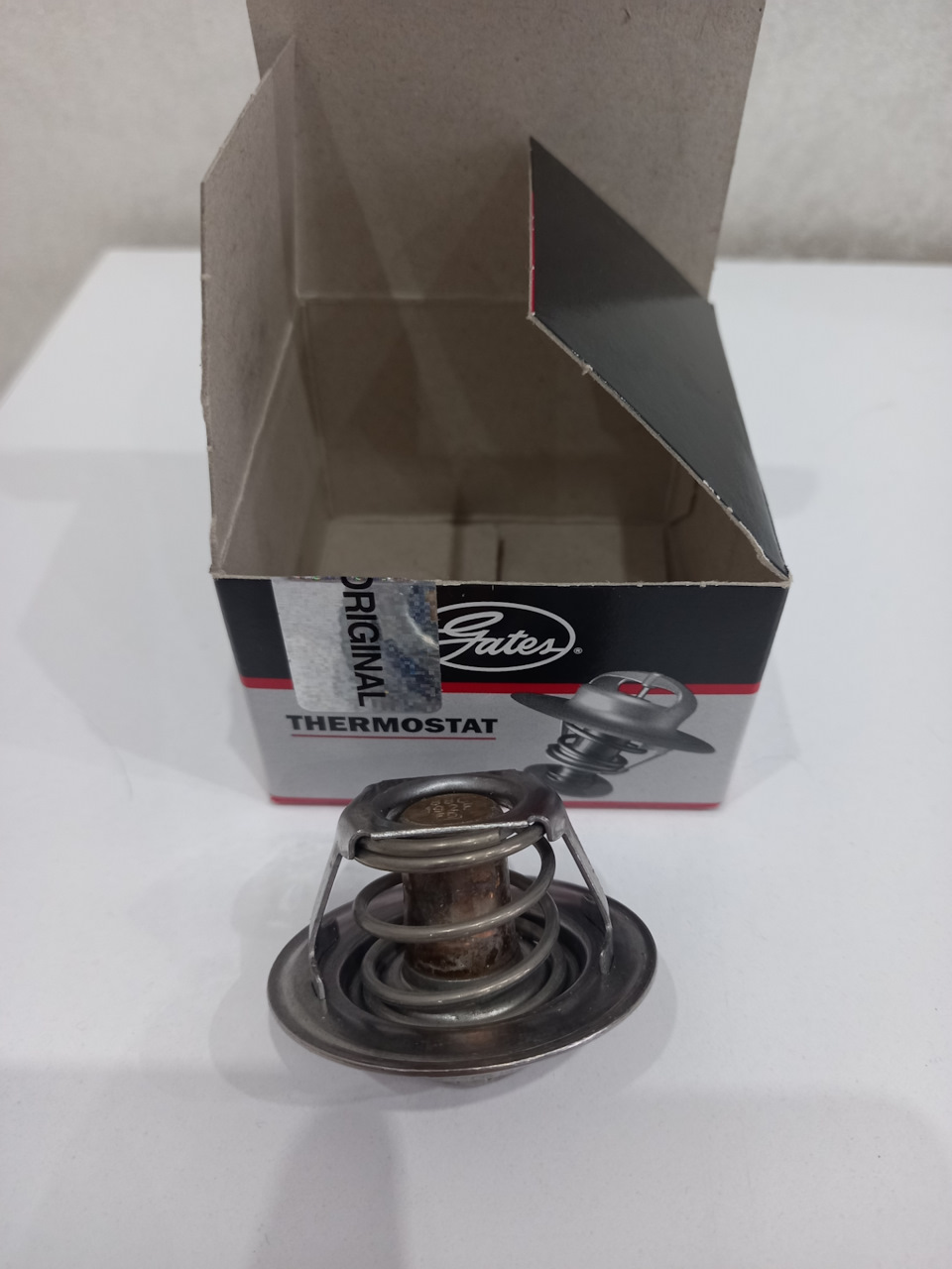 термостат 88. 3. 21200-00q0c. термостат gates th41291g1. 1.