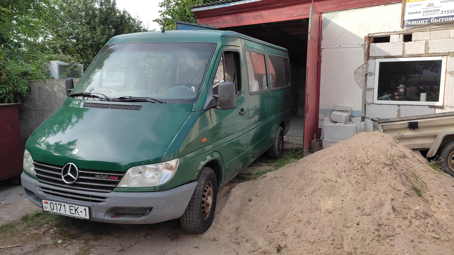 Ремонт и переварка задней части кузова, покраска-Под бампером . — Mercedes-Benz  Sprinter (1G), 2,2 л, 2000 года | кузовной ремонт | DRIVE2