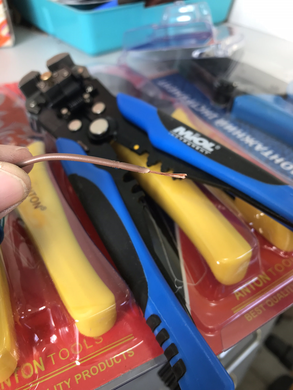 16. — BMW 7 series (E38)