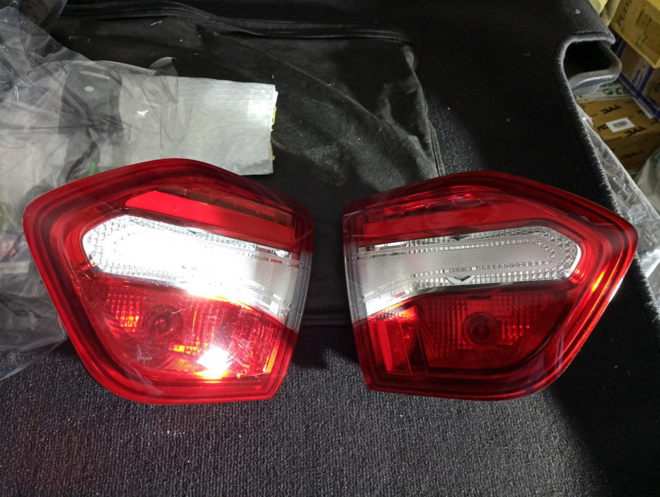 пока два внутренних задних фонаря от ф3 — Renault Fluence, 1,6 л, 2013 ...