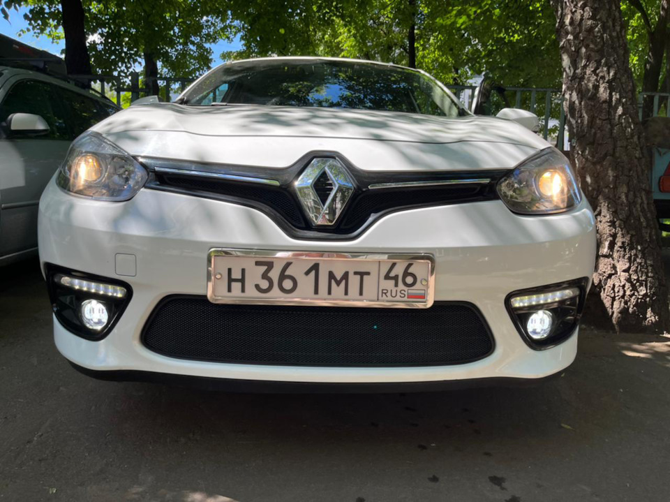 Как снять птф рено флюенс Диодные ПТФ + чистка радиаторов - Renault Fluence, 1,6 л, 2014 года тюнинг DRIVE