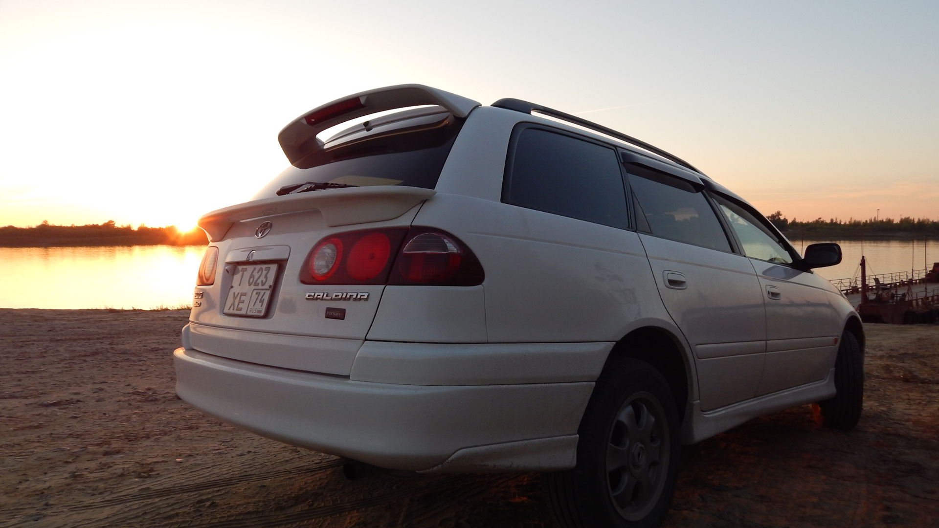 Toyota Caldina 2 поколение с люком