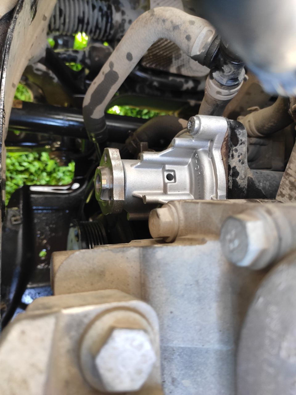 Писк, свист под капотом справа (помпа) caxa — Volkswagen Tiguan (1G), 1 ...