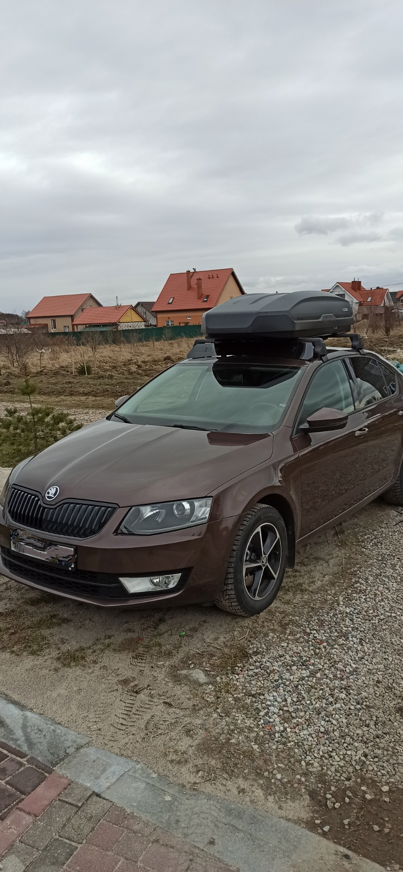 Установка оригинальных рейлингов и автобокса lux tavr — Skoda Octavia A7  Mk3, 1,4 л, 2015 года | аксессуары | DRIVE2