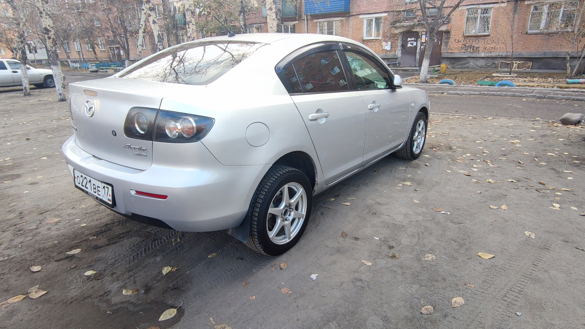 Mazda Axela (1G) 2.0 бензиновый 2006 | Mazda Axela 2.0 4WD на DRIVE2