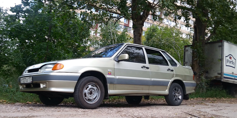 Пробило колесо или закон подлости — Lada 2115, 1,5 л, 2005 года ...