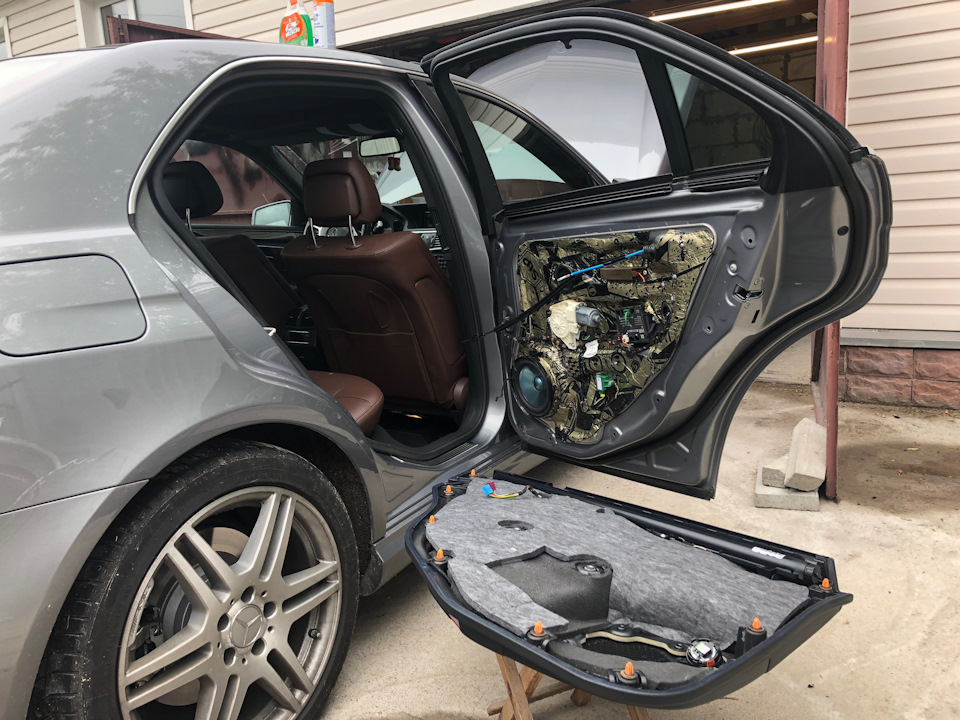 Фото в бортжурнале Mercedes-Benz E-Class (W212)