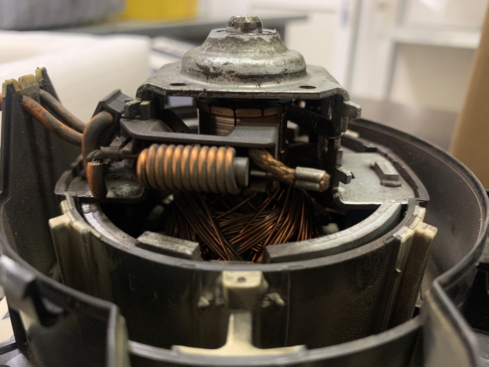 Свист/скрип вентилятора отопителя салона — BMW 1 series (F20), 1,6 л ...