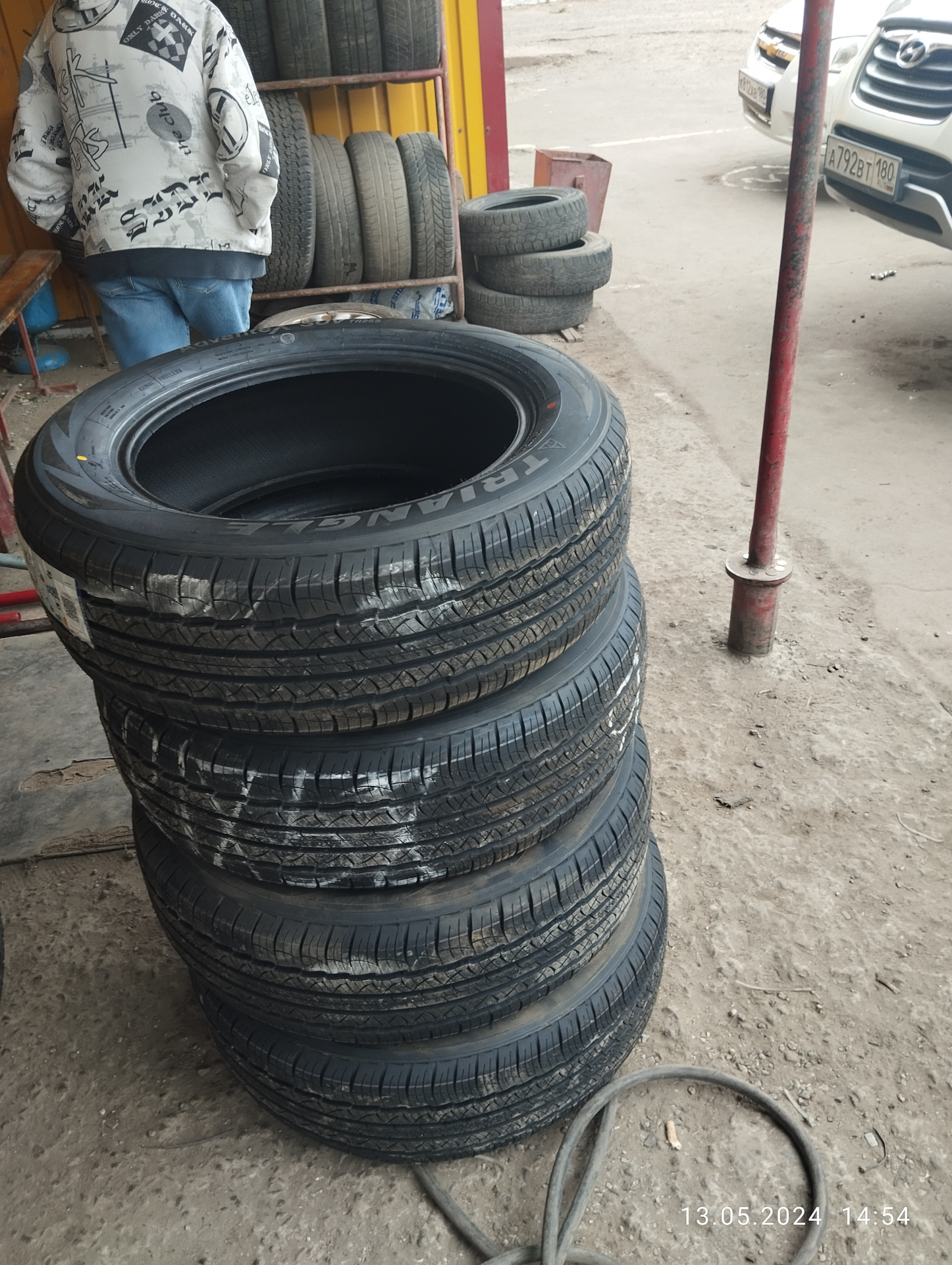 Летняя резина TRIANGLE TR259. 235/60 R18. — Hyundai Santa Fe (2G), 2,2 ...