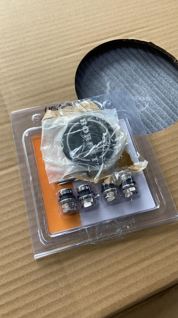 Комплект ниппелей с переходником для подкачки — Nissan Almera II (N16)